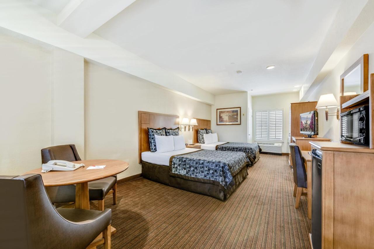 Anaheim Desert Inn & Suites ภายนอก รูปภาพ